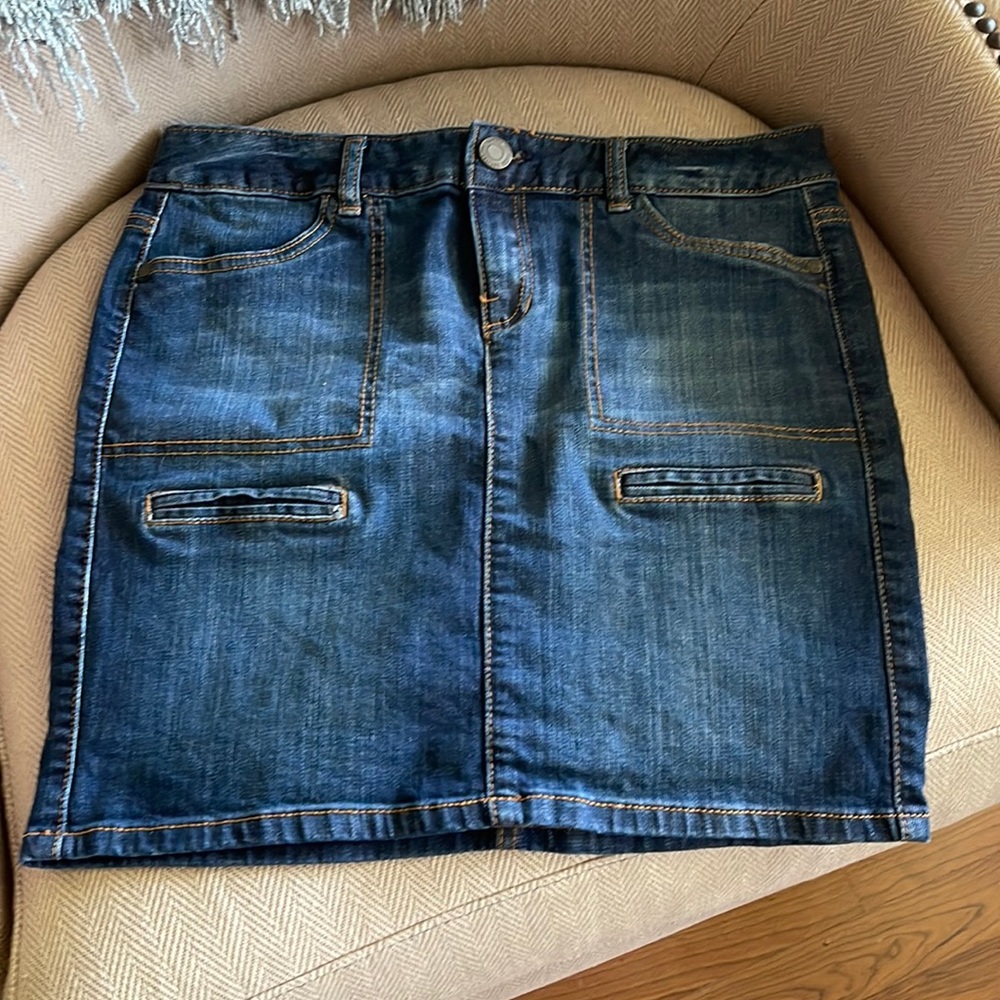 Tommy Hilfiger Denim Mini Skirt, size 6